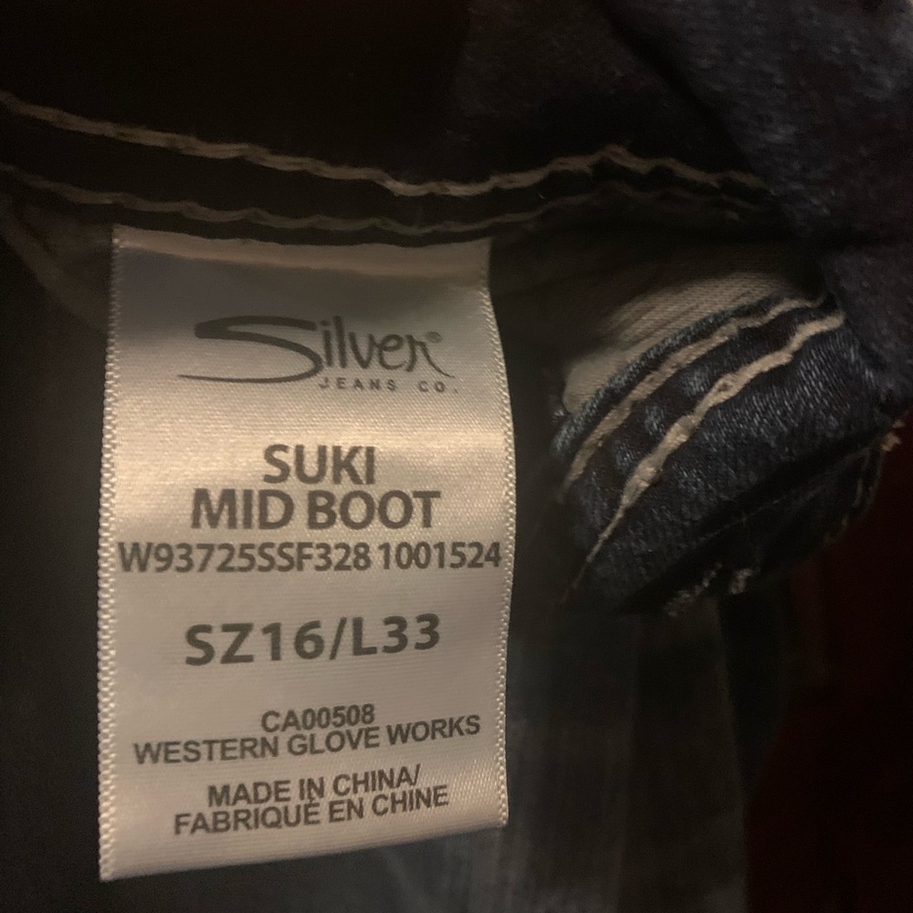 Levi’s Brand Silver jeans. Suki style. Brand new, never worn.